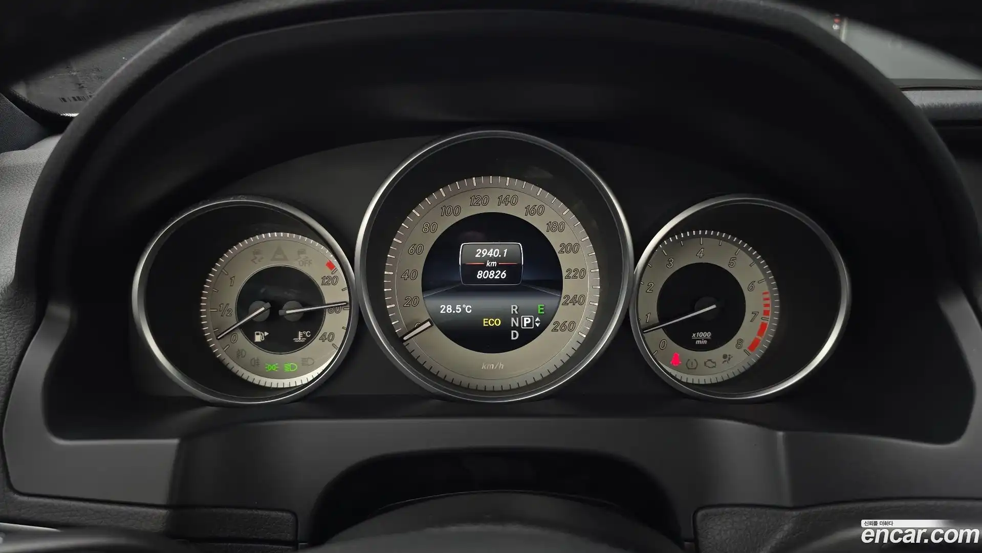 E-Class Mercedes-Benz 2013.11-INNER-008