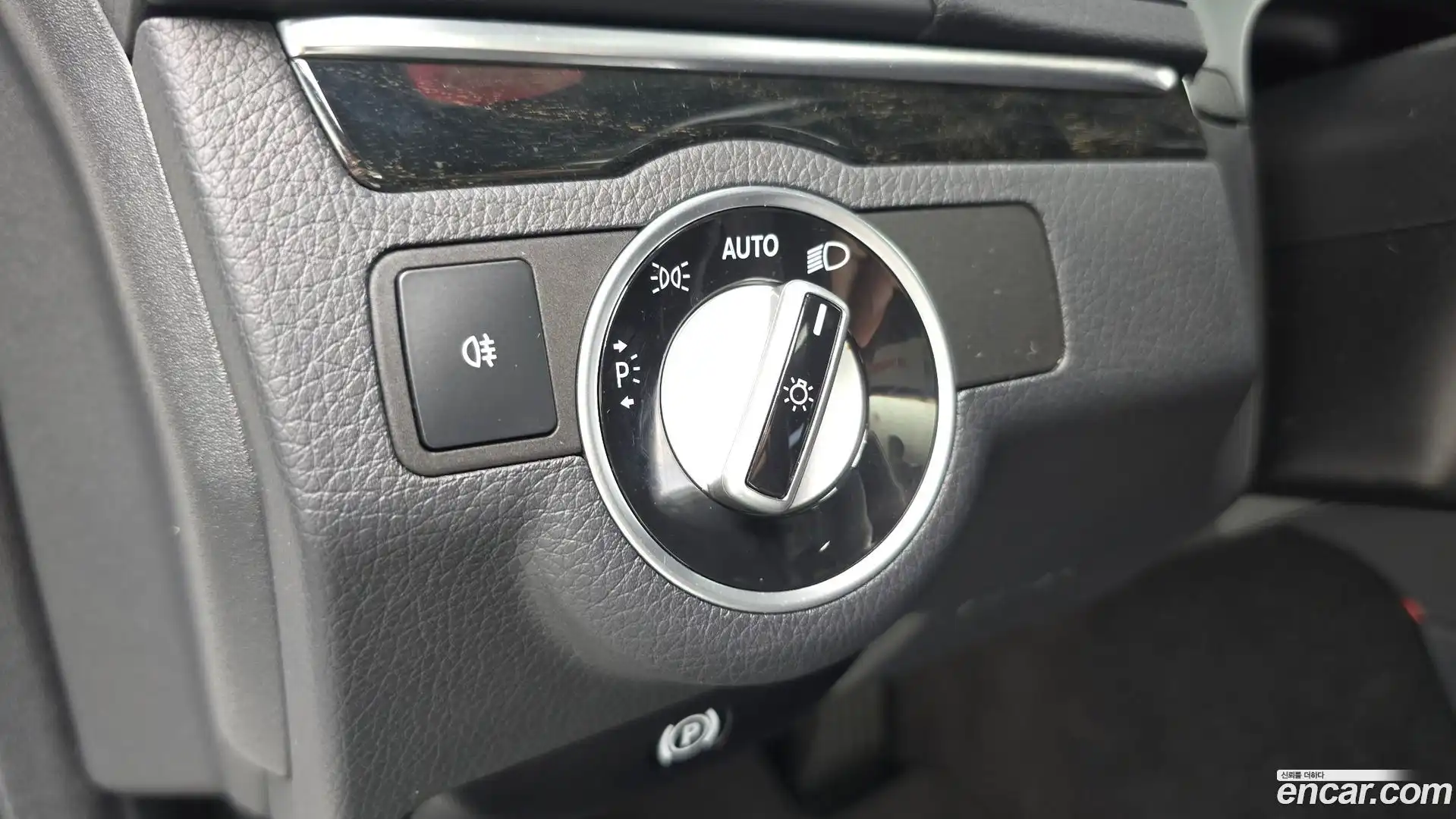 E-Class Mercedes-Benz 2013.11-OPTION-023