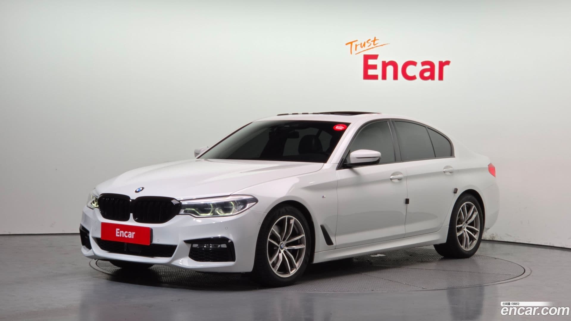 Main__Slider__Photo:5-Series BMW 2017.2-0