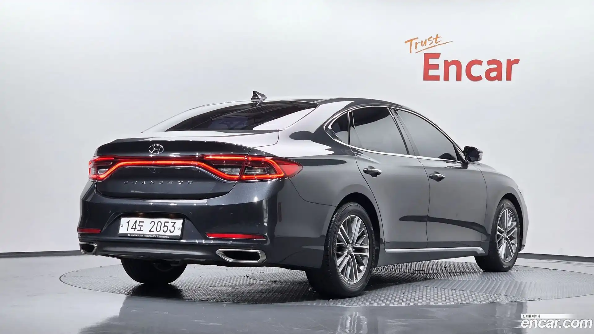 Grandeur Hyundai 2017.6-OUTER-002