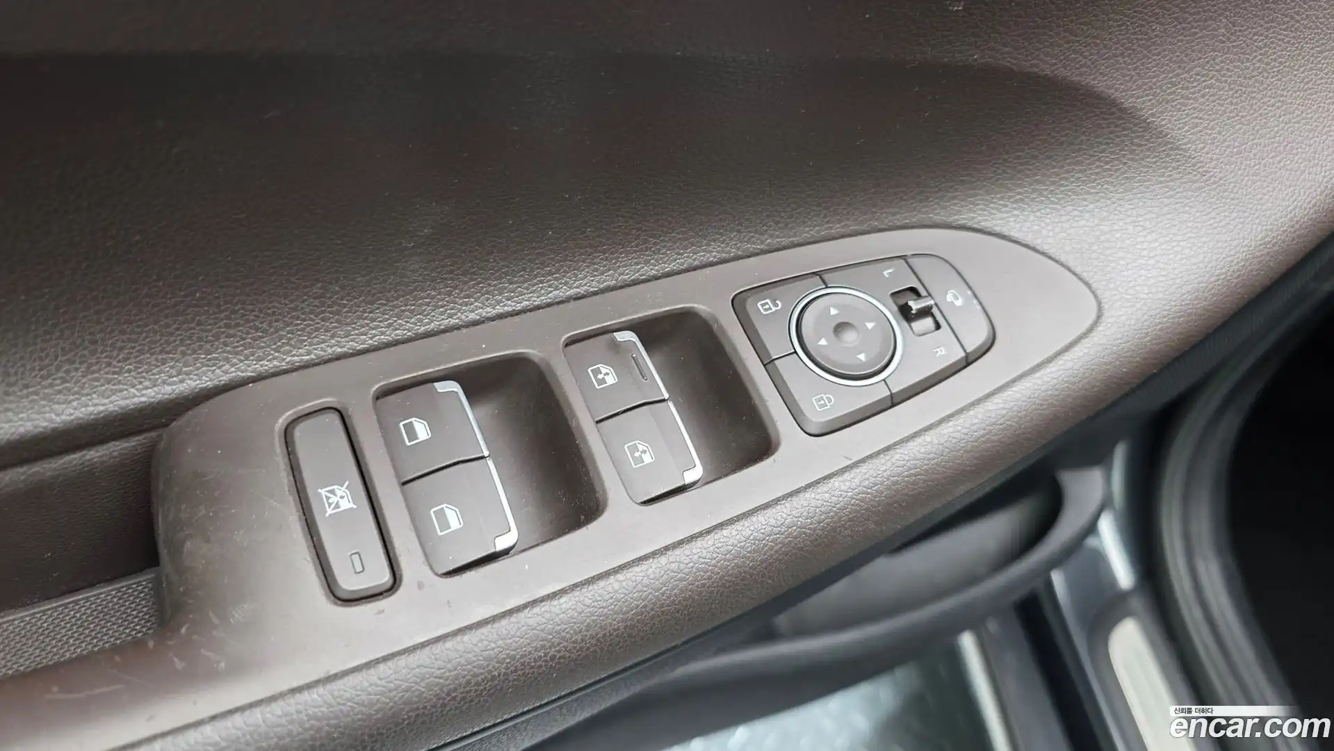 Grandeur Hyundai 2017.6-OPTION-023