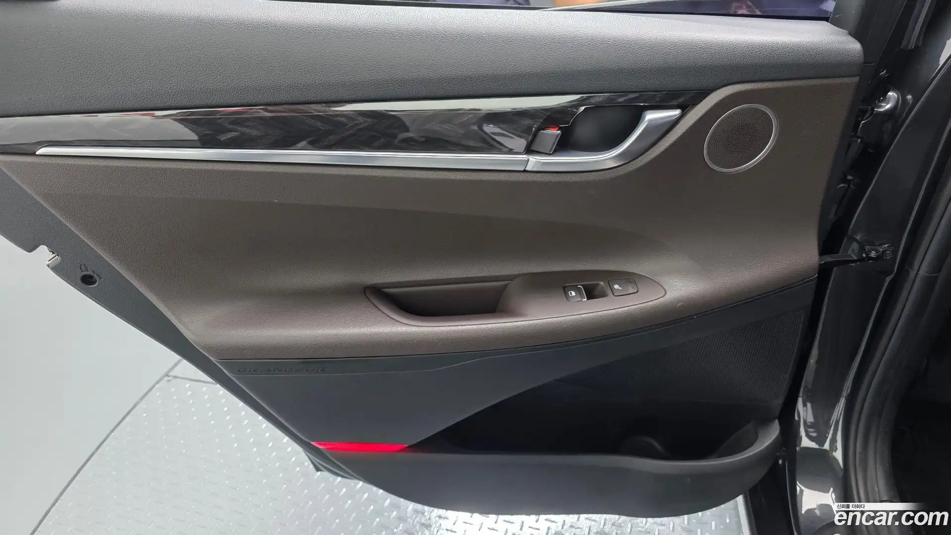 Grandeur Hyundai 2017.6-INNER-035