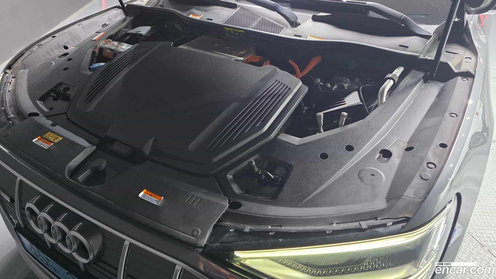 e-tron Audi 2021.10-OUTER-006