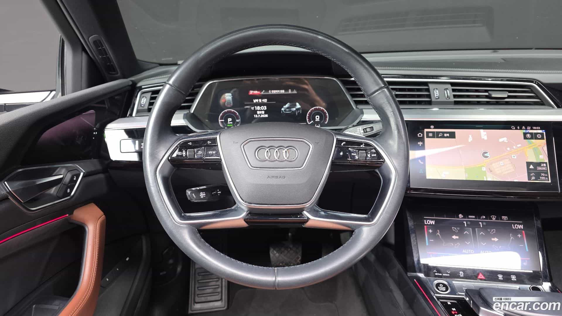 e-tron Audi 2021.10-OPTION-018
