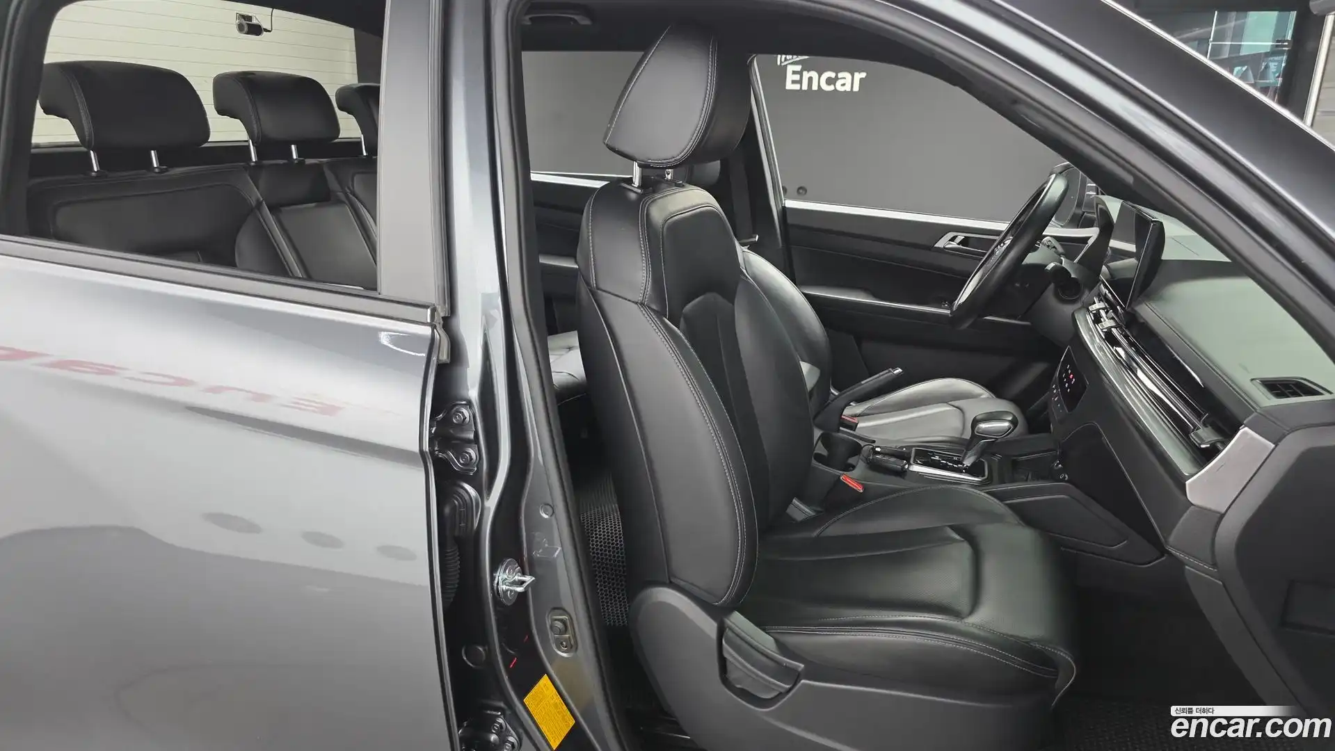 Rexton KG Mobility 2024.5-INNER-036