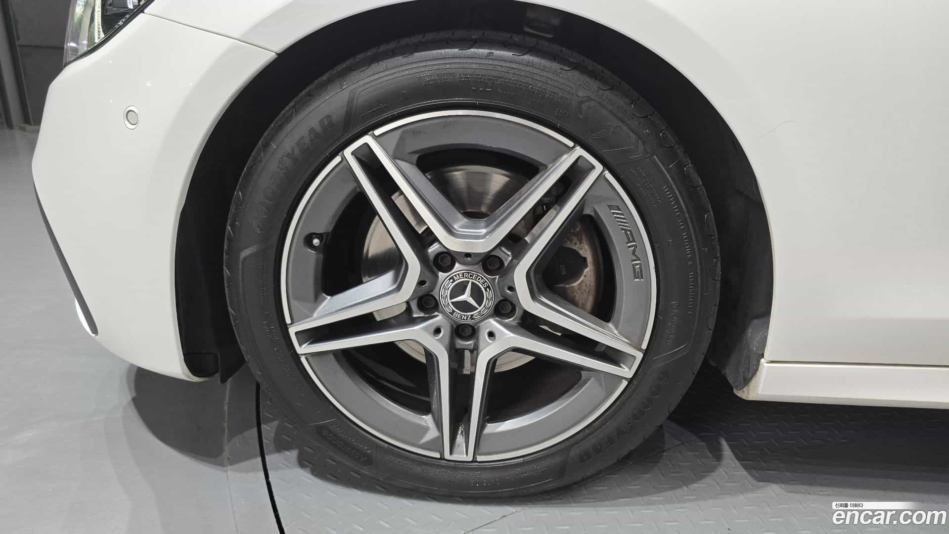 E-Class Mercedes-Benz 2023.0-OUTER-005