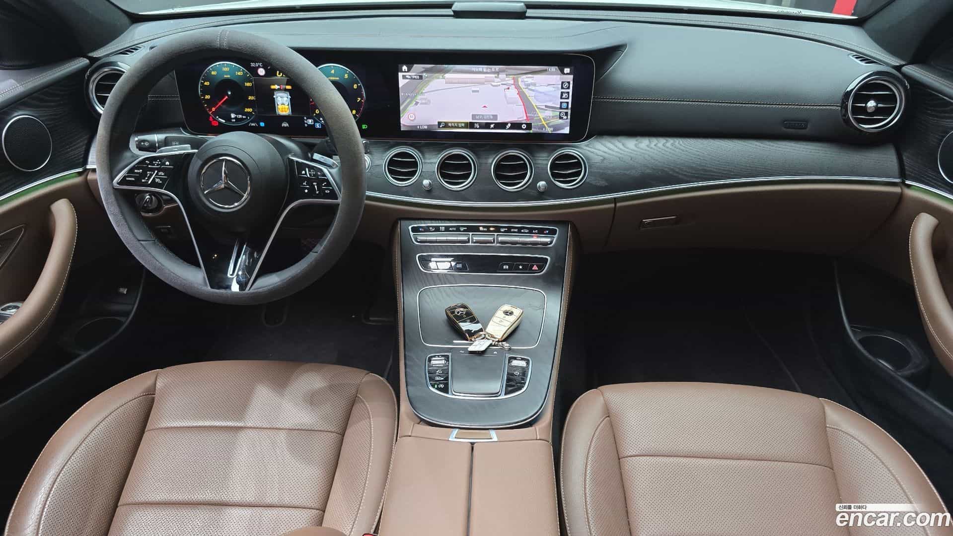 E-Class Mercedes-Benz 2023.0-INNER-007