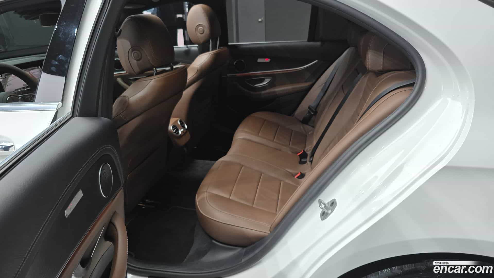 E-Class Mercedes-Benz 2023.0-OPTION-015