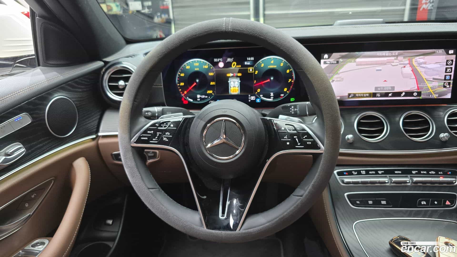 E-Class Mercedes-Benz 2023.0-OPTION-016