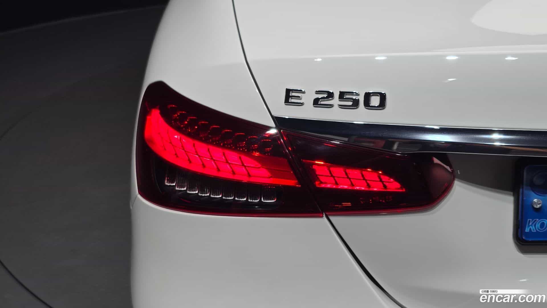 E-Class Mercedes-Benz 2023.0-OUTER-033