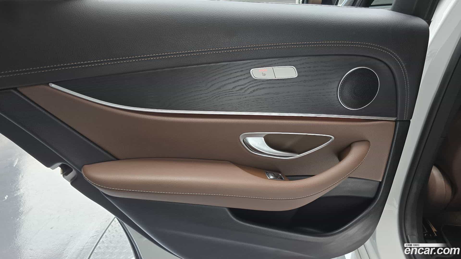E-Class Mercedes-Benz 2023.0-INNER-035