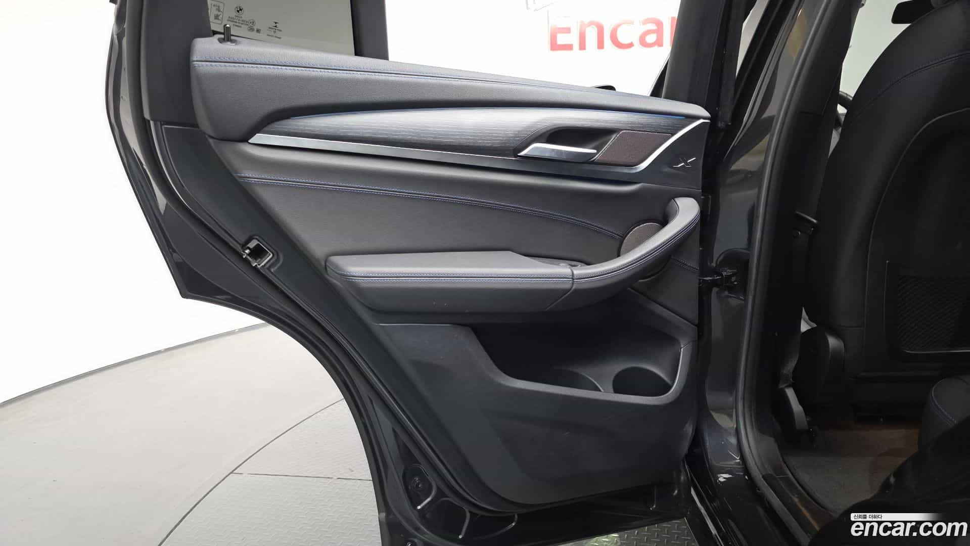 iX3 BMW 2022.11-INNER-035