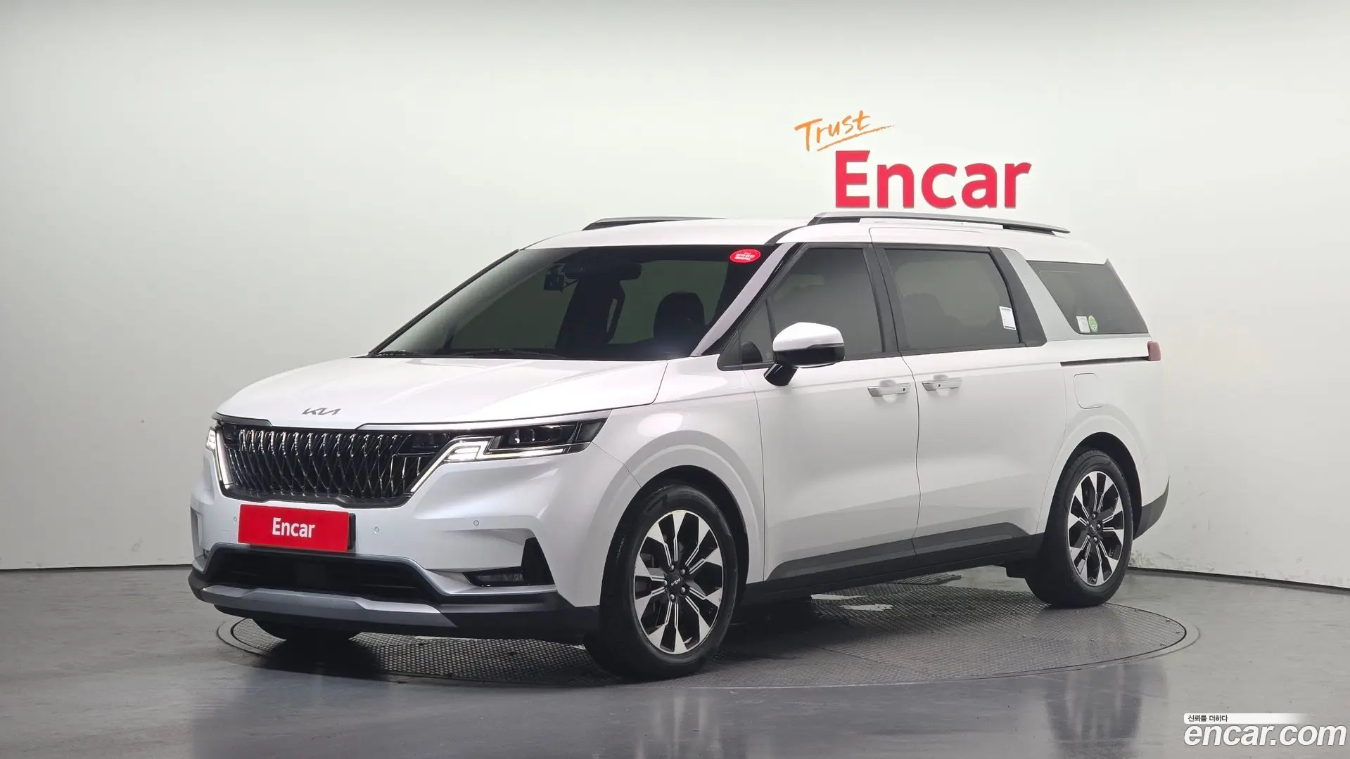 Main__Slider__Photo:Canival Kia 2022.8-0