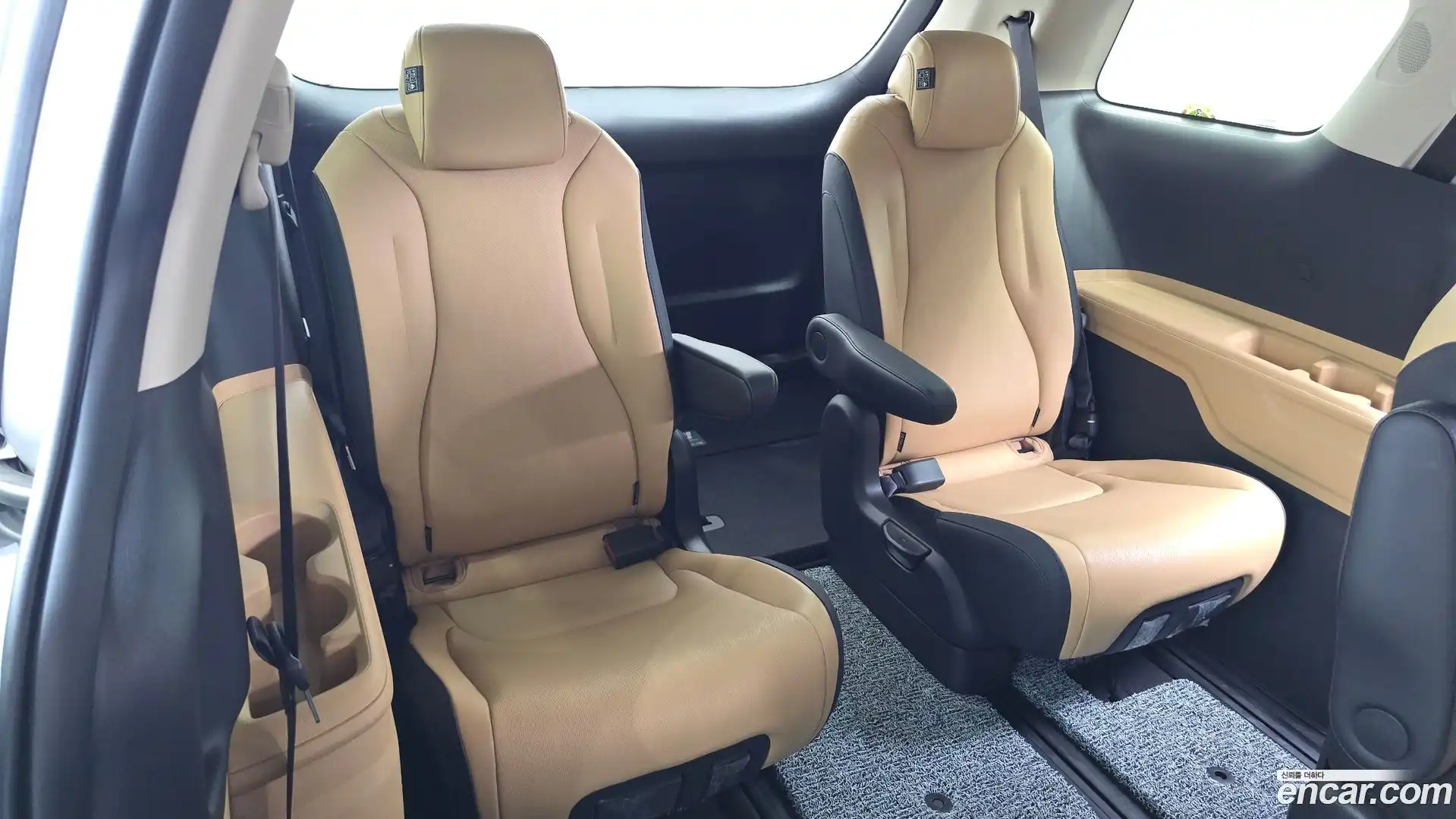 Canival Kia 2022.8-OPTION-016