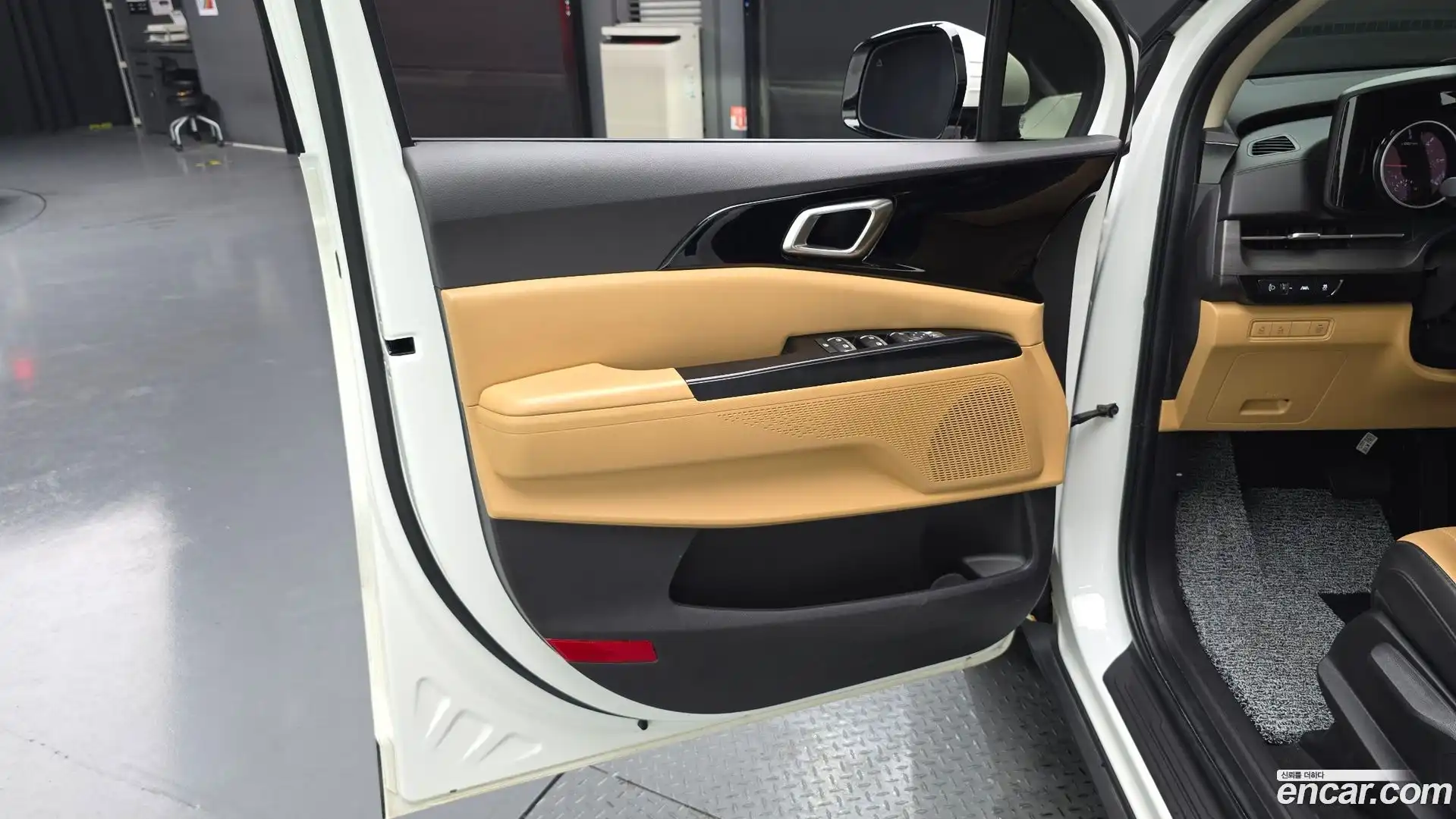 Canival Kia 2022.8-INNER-034
