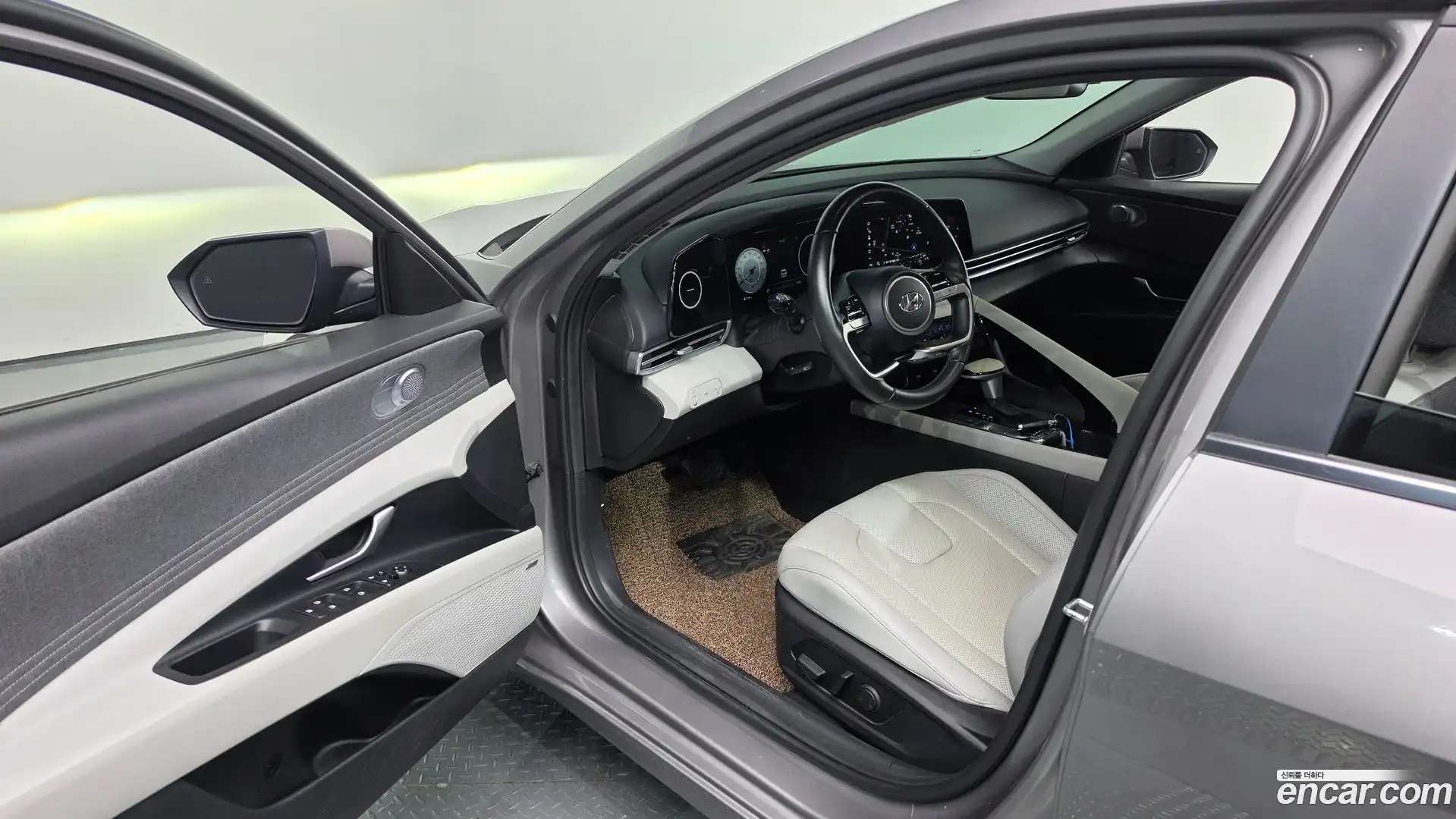 AVANTE Hyundai 2022.6-INNER-010