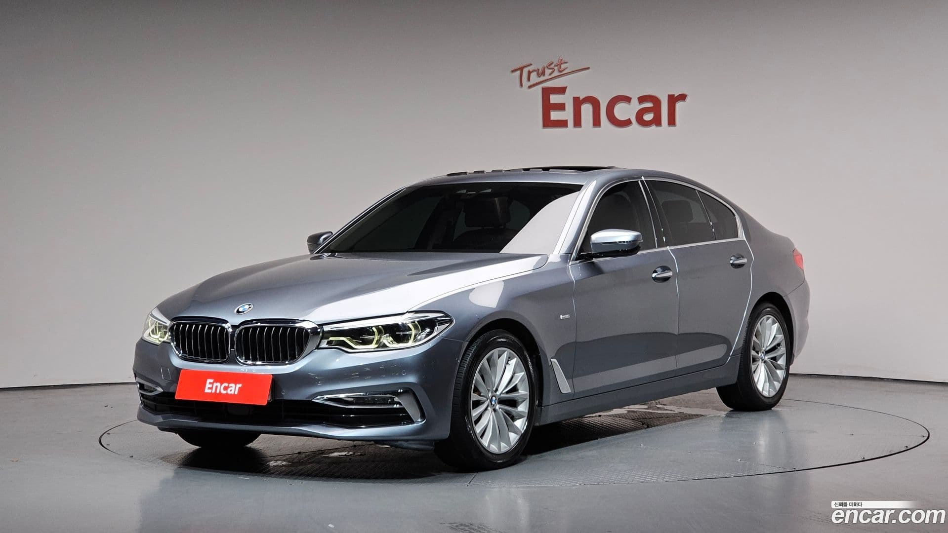 Main__Slider__Photo:5-Series BMW 2018.6-0