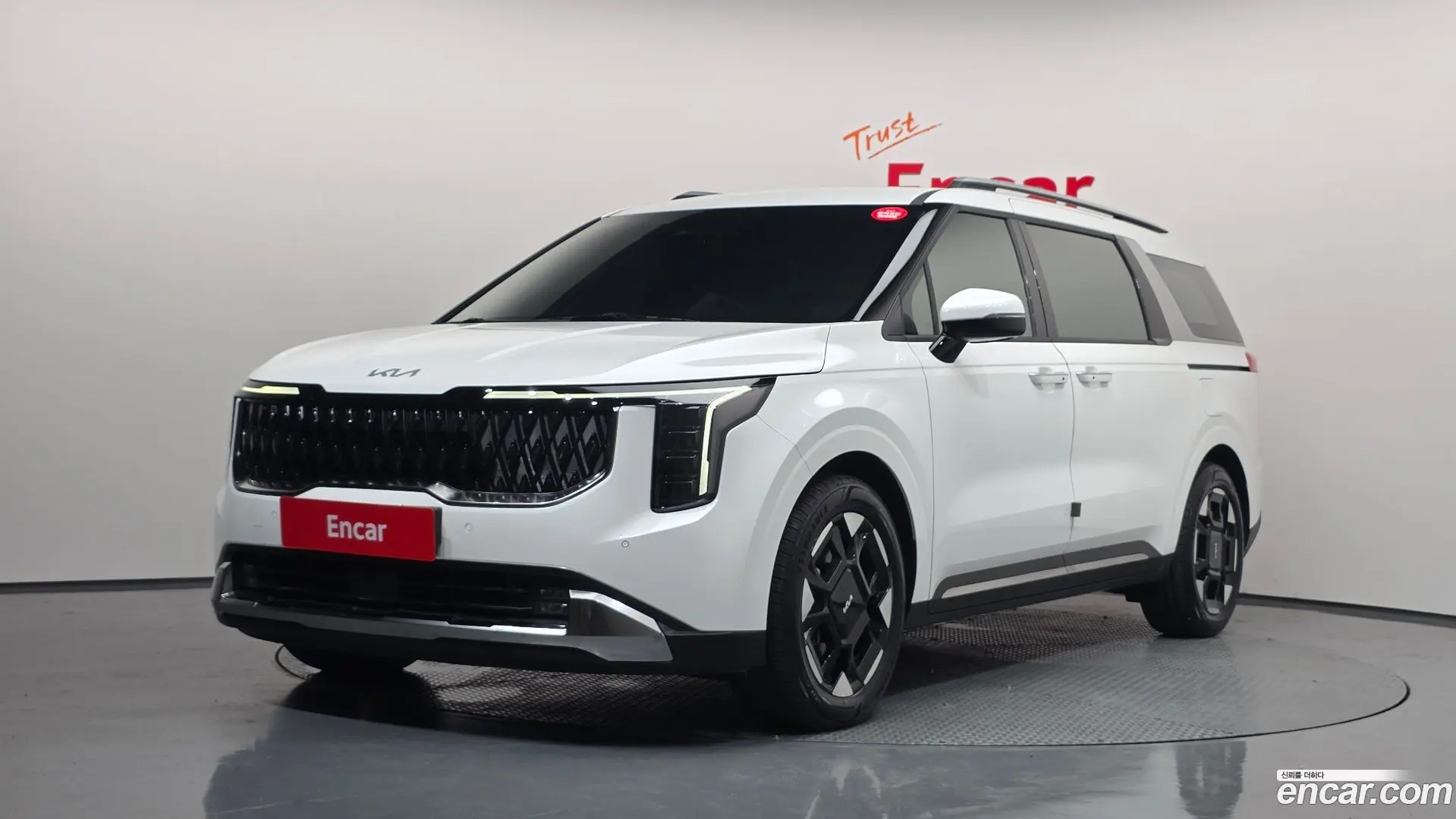 Main__Slider__Photo:Canival Kia 2024.8-0