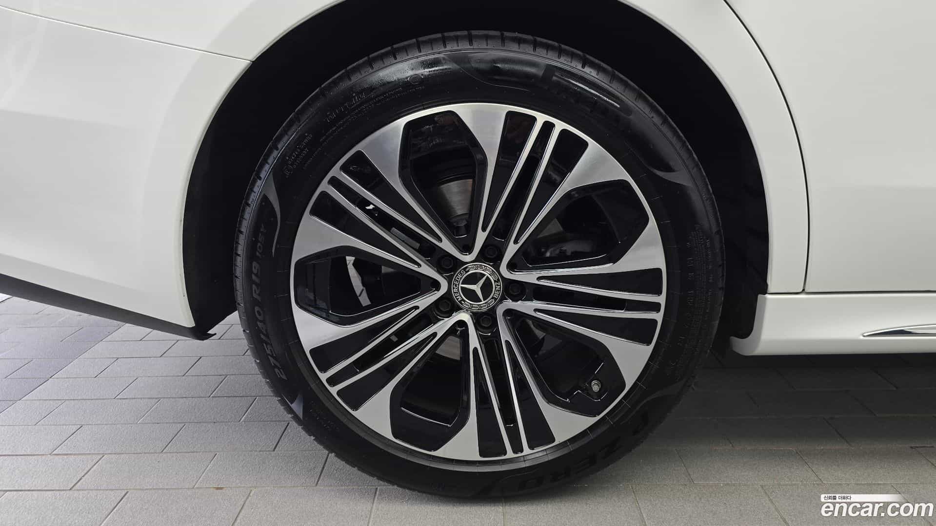 E-Class Mercedes-Benz 2026.1-OUTER-005