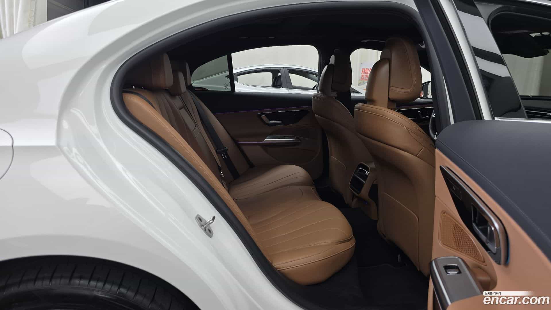 E-Class Mercedes-Benz 2026.1-OPTION-015