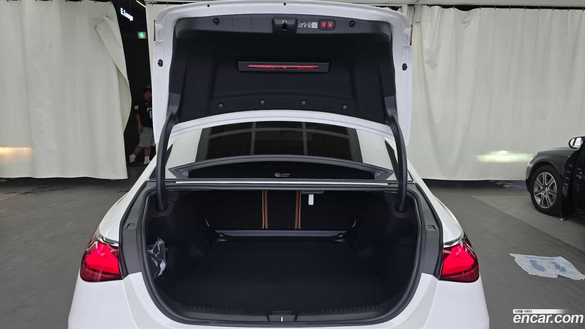E-Class Mercedes-Benz 2026.1-OPTION-024