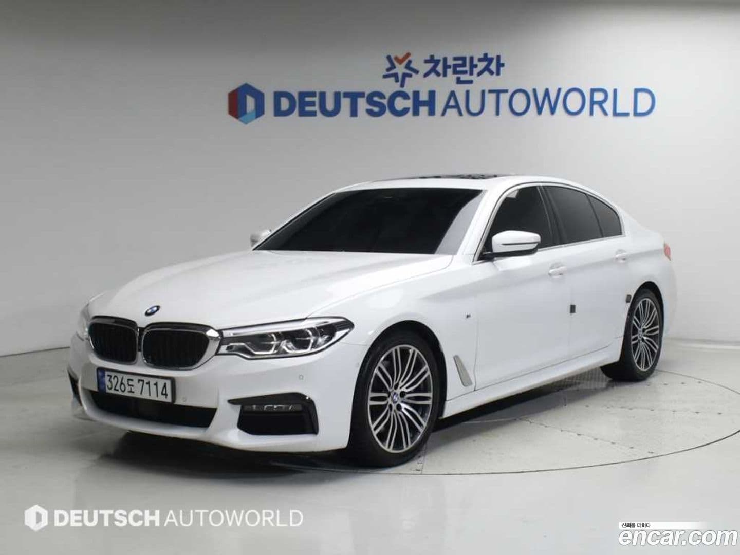 Main__Slider__Photo:5-Series BMW 2019.4-0