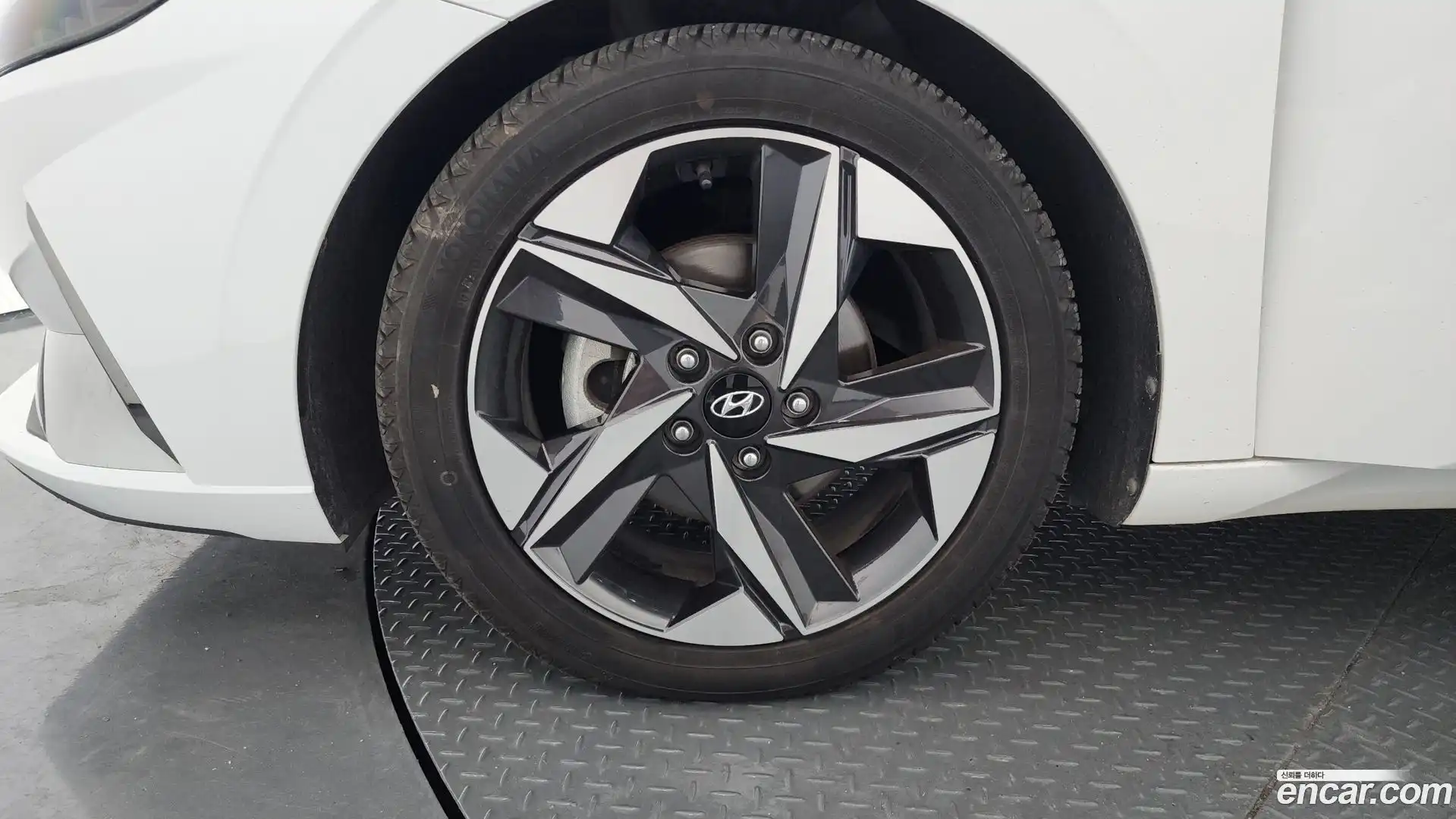AVANTE Hyundai 2021.0-OUTER-005