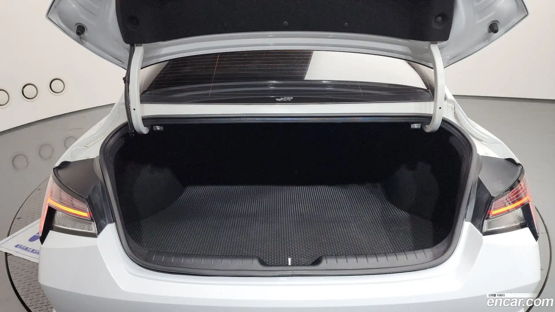 AVANTE Hyundai 2021.0-OPTION-021
