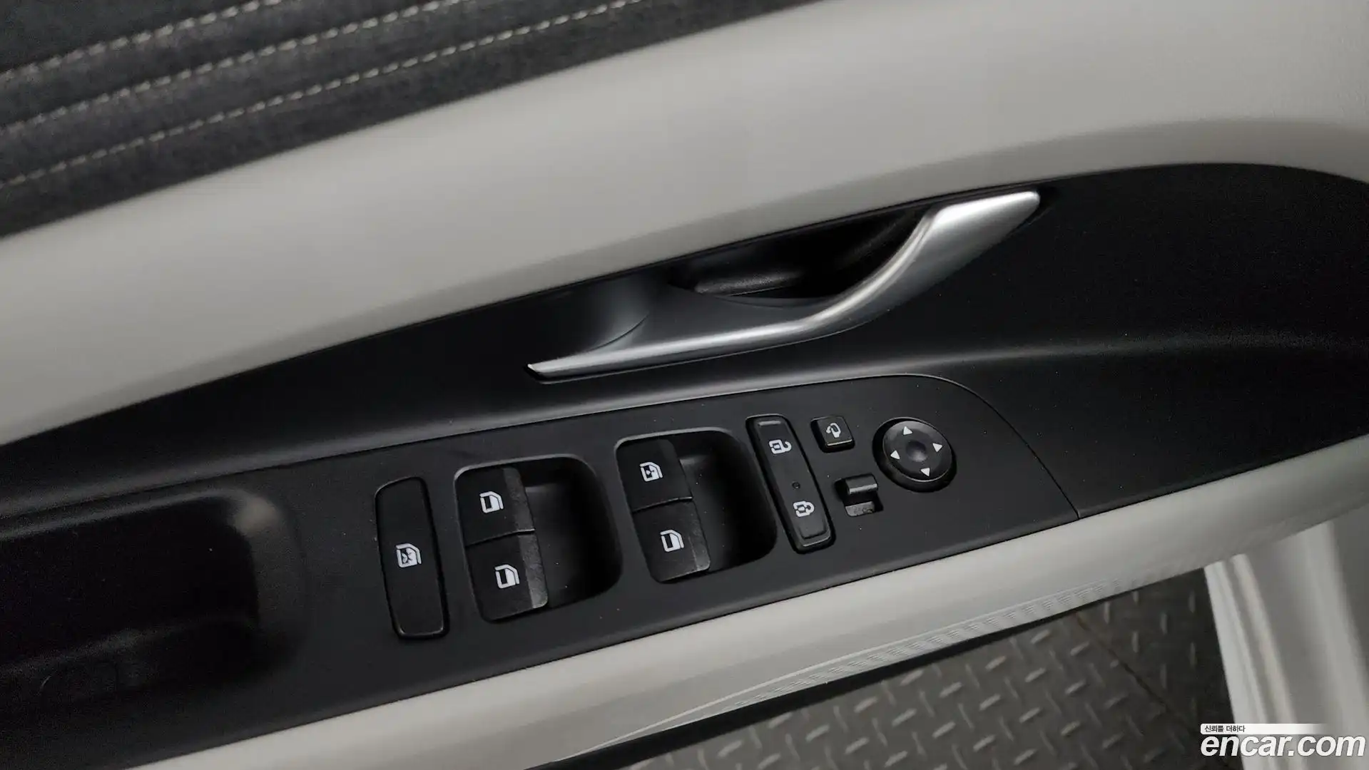 AVANTE Hyundai 2021.0-OPTION-024