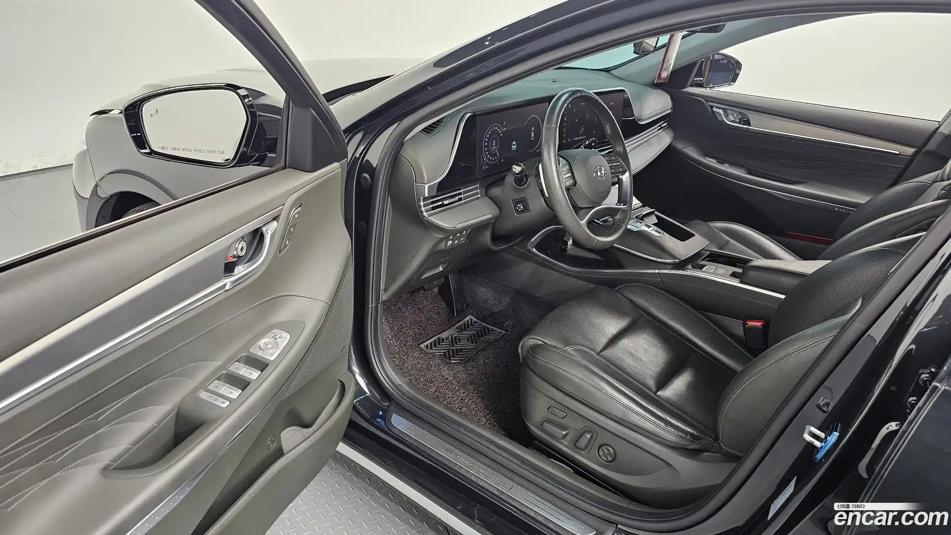 Grandeur Hyundai 2021.0-INNER-010