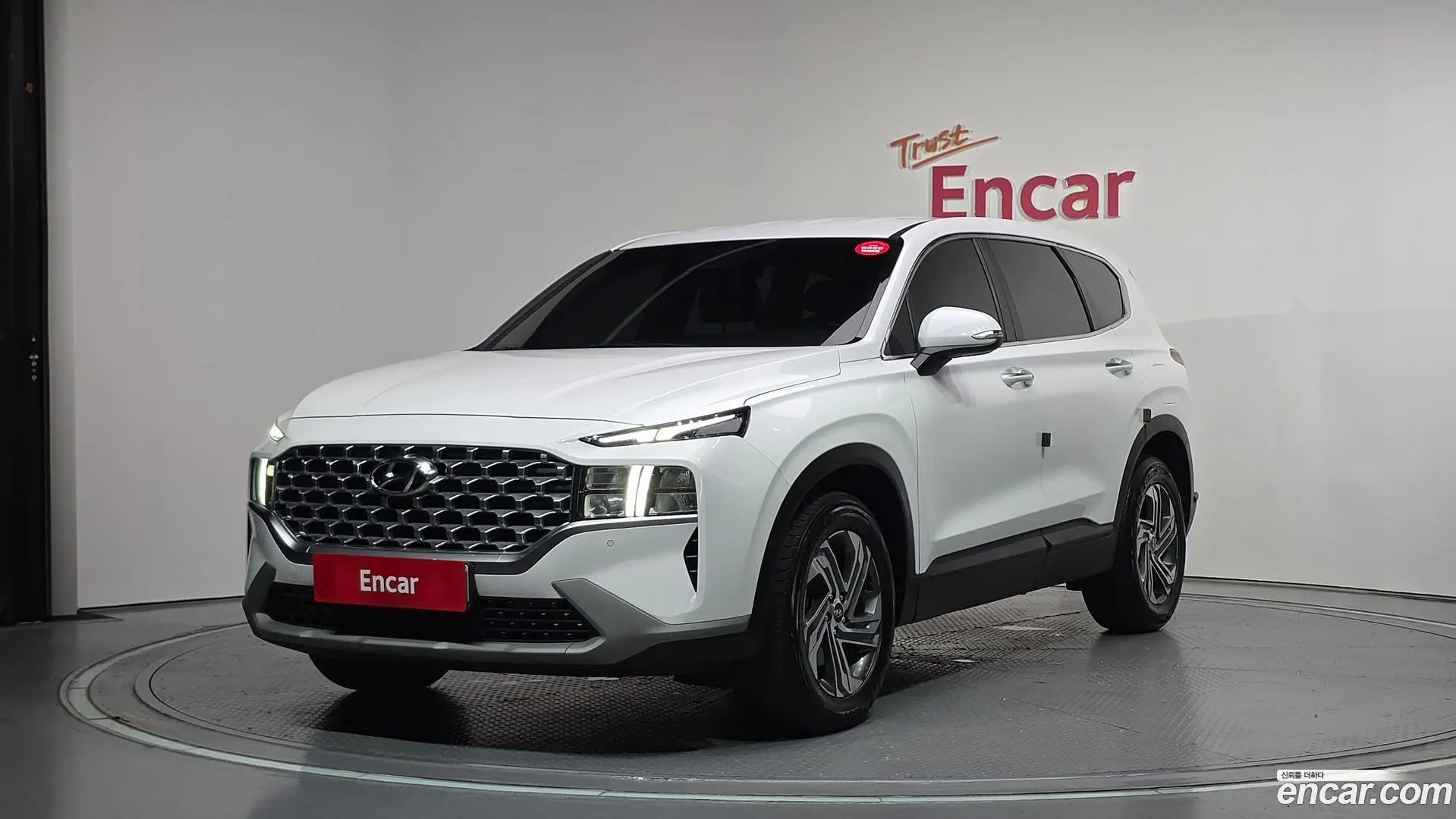 Main__Slider__Photo:Santafe Hyundai 2021.4-0