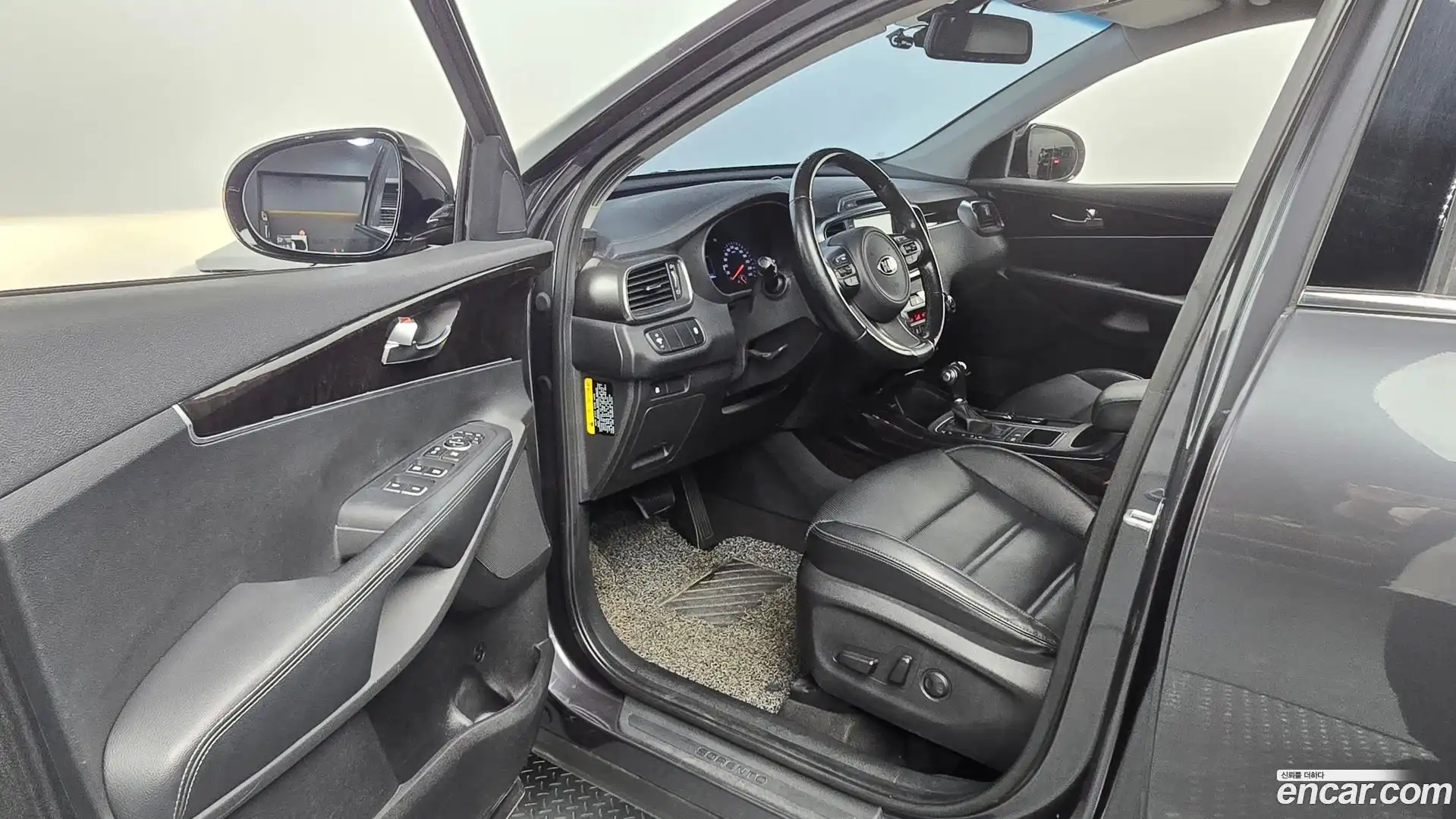 Sorento Kia 2016.2-INNER-010