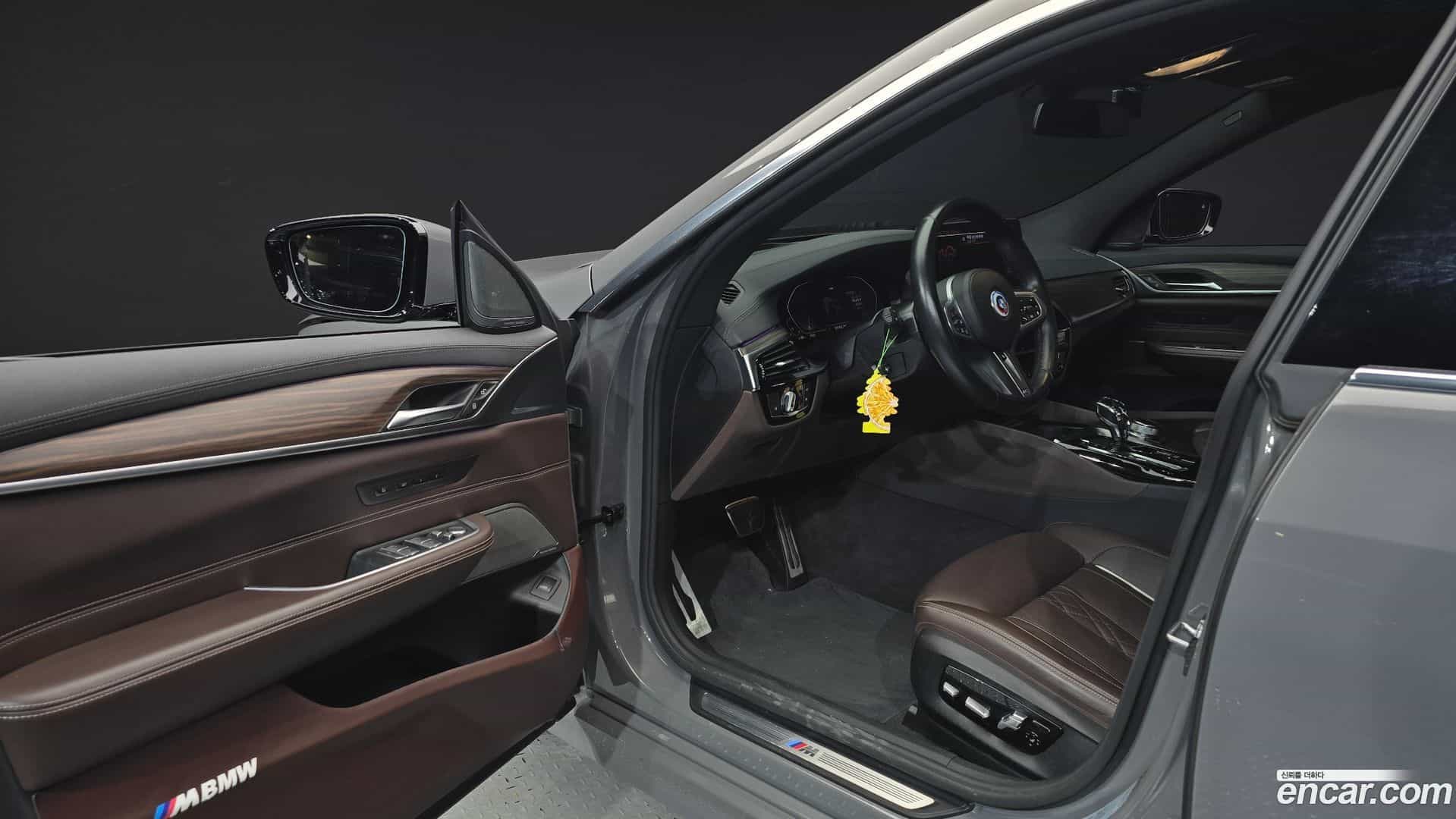 Gran Turismo BMW 2021.2-INNER-010