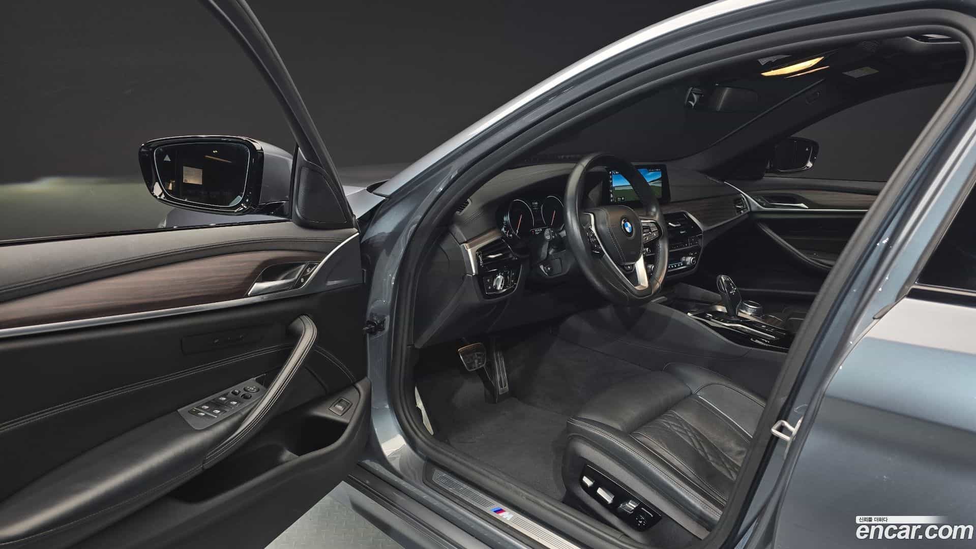 5-Series BMW 2017.8-INNER-010