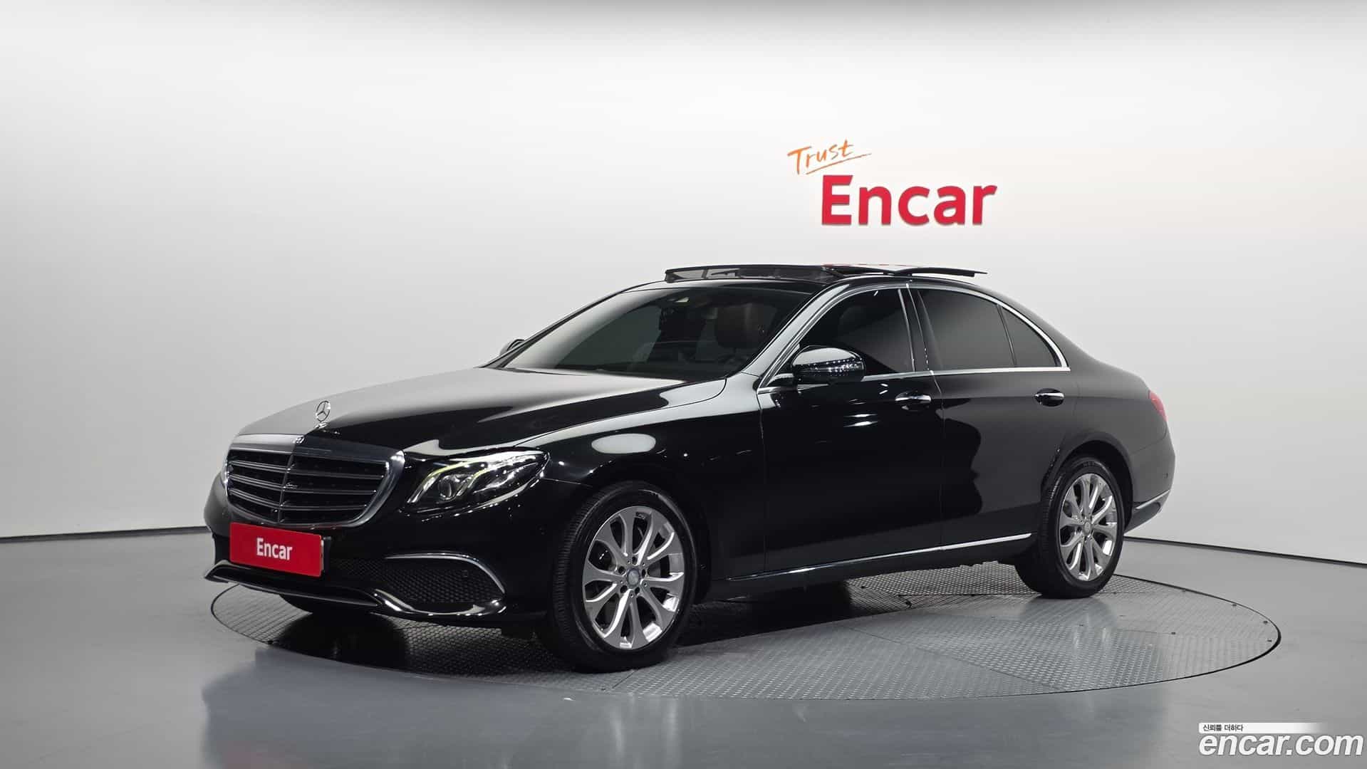 E-Class Mercedes-Benz 2016.8-OUTER-001
