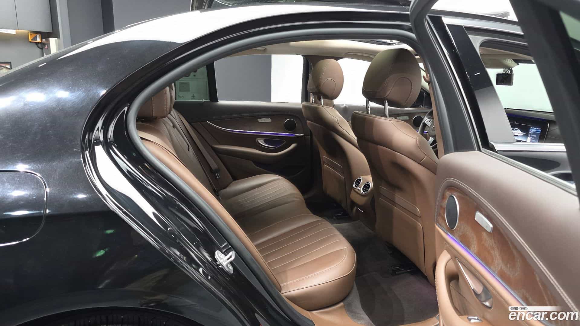 E-Class Mercedes-Benz 2016.8-OPTION-016