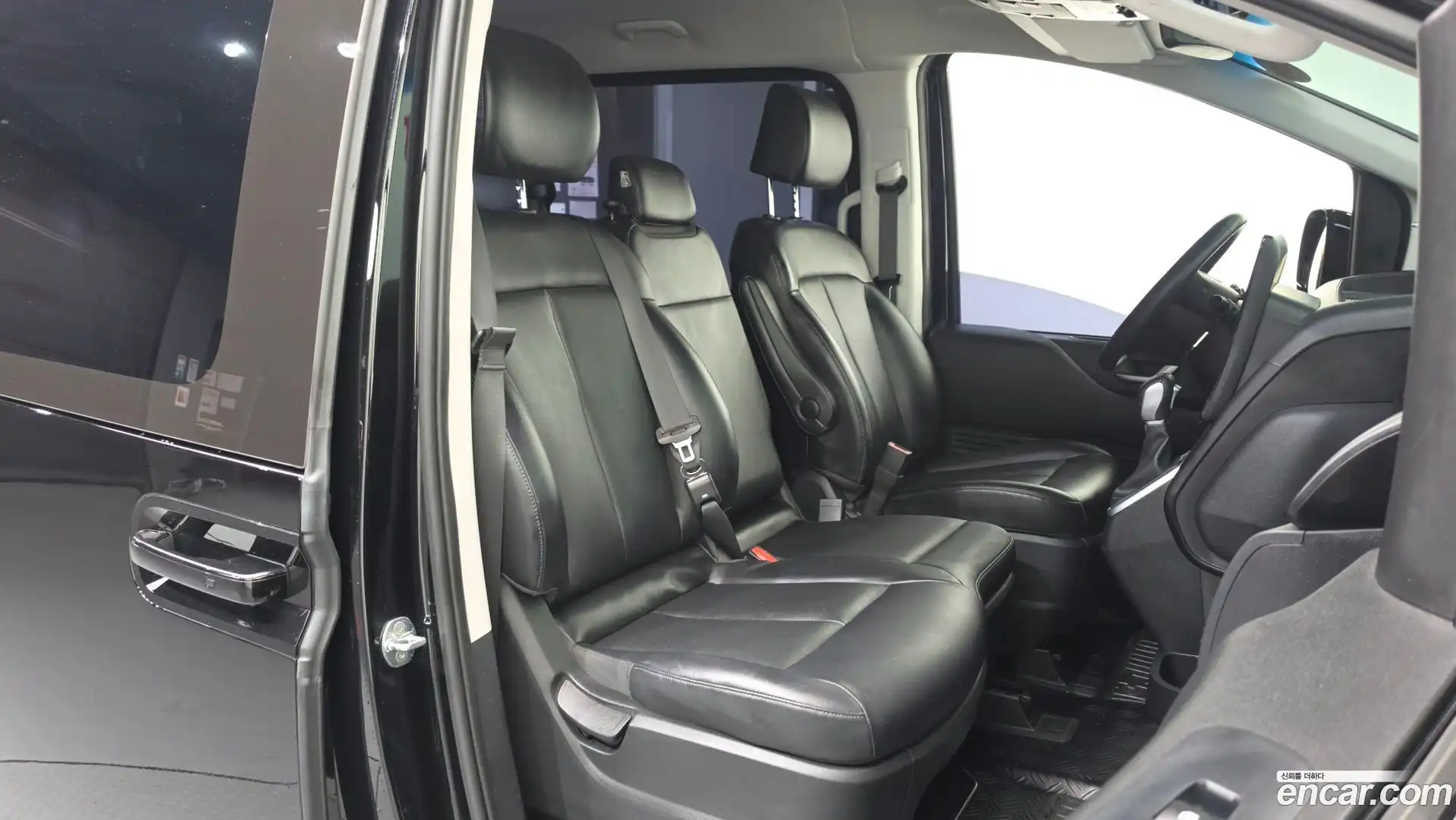 Staria Hyundai 2022.5-OPTION-015