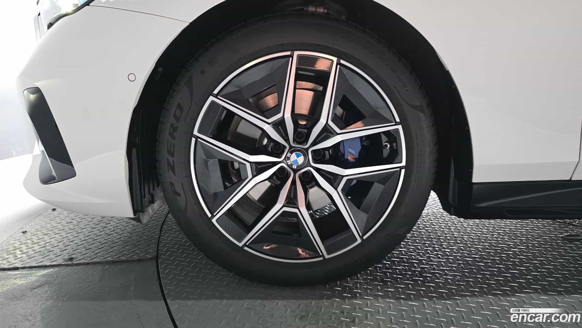 5-Series BMW 2025.5-OUTER-005