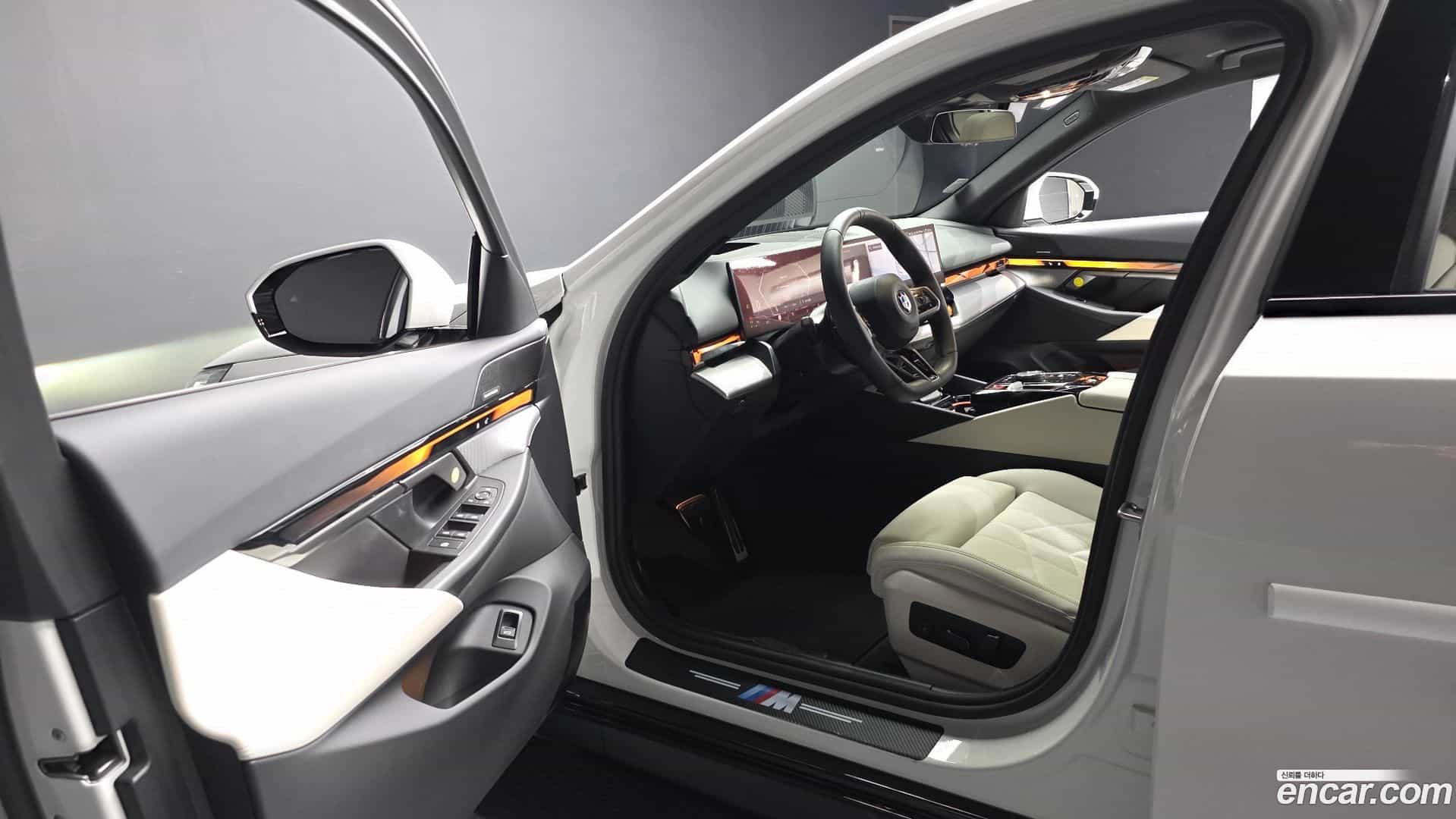 5-Series BMW 2025.5-INNER-010