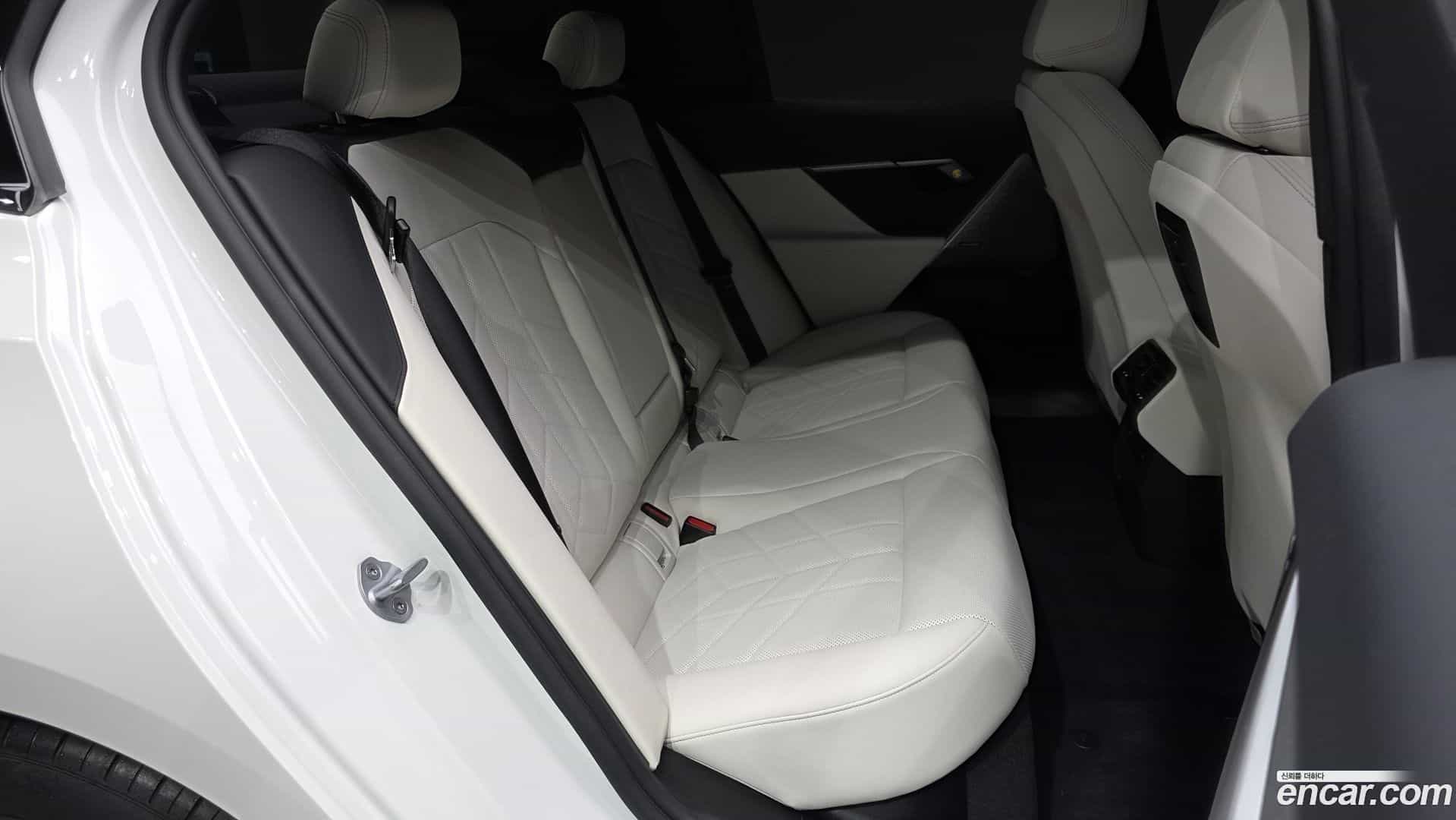 5-Series BMW 2025.5-OPTION-016