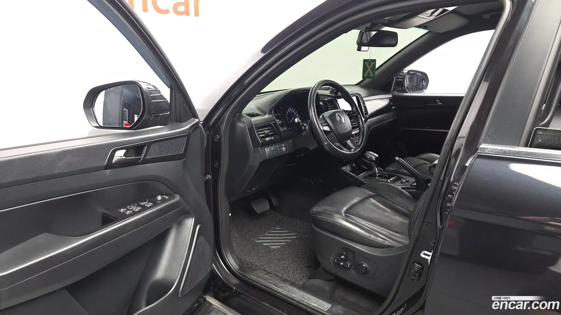 Rexton KG Mobility 2019.8-INNER-010