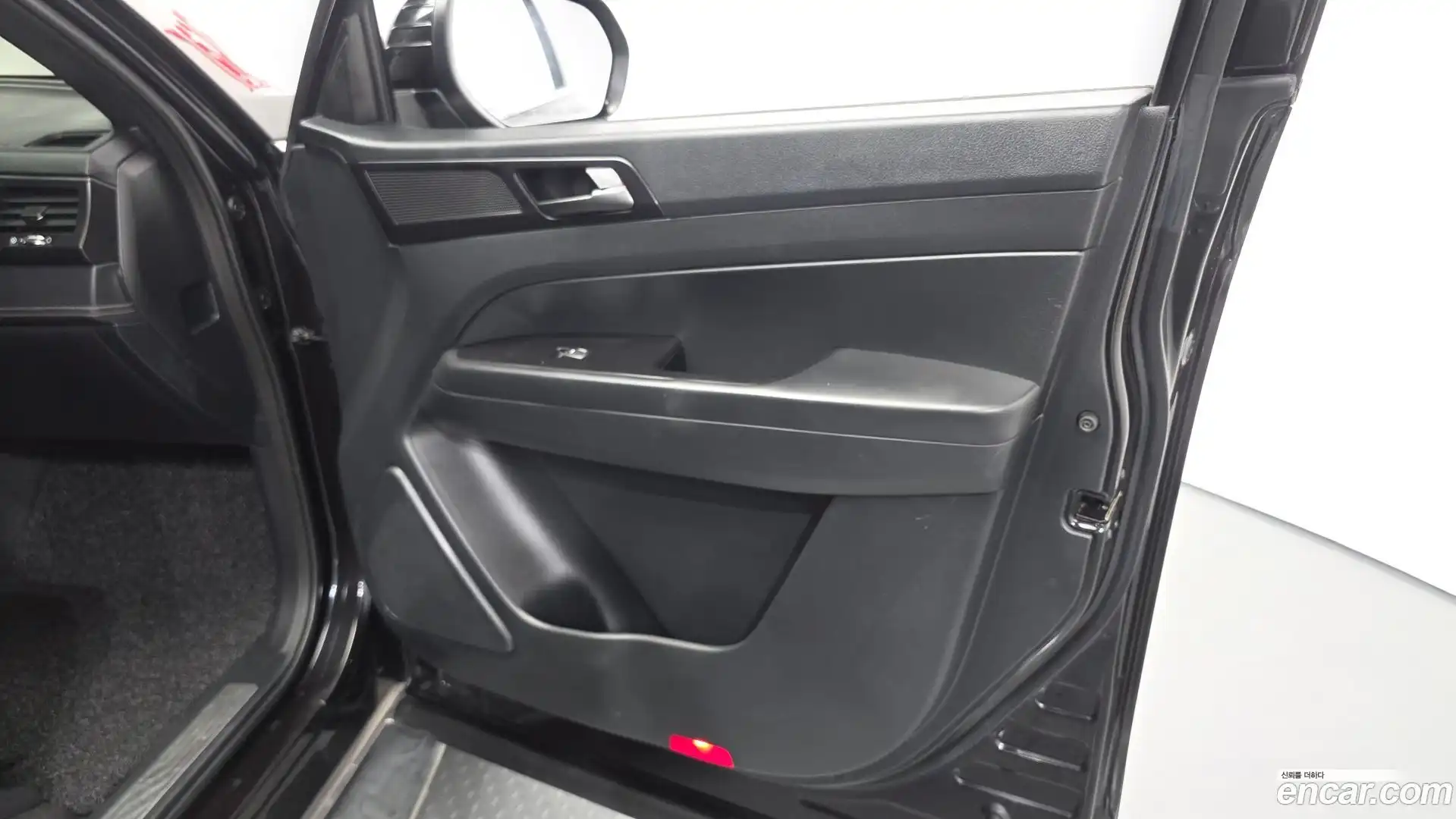 Rexton KG Mobility 2019.8-INNER-034