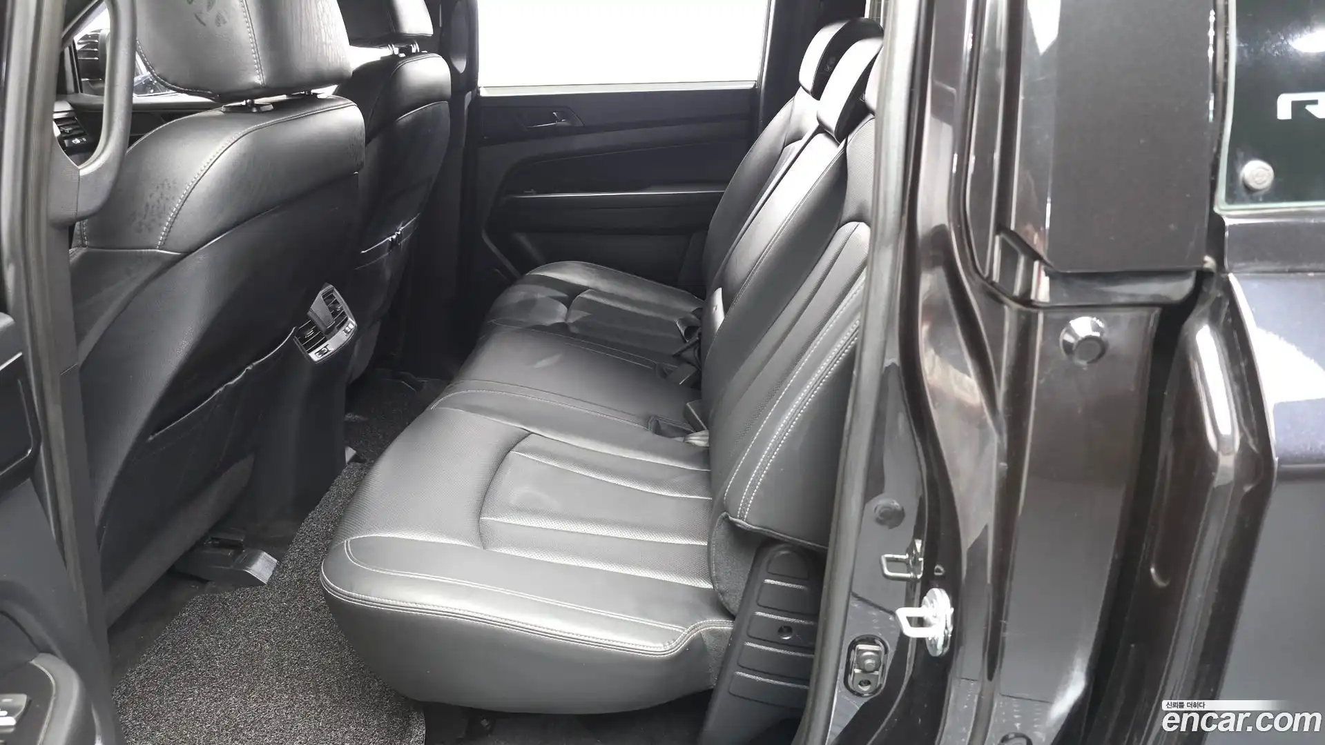 Rexton KG Mobility 2019.8-INNER-036