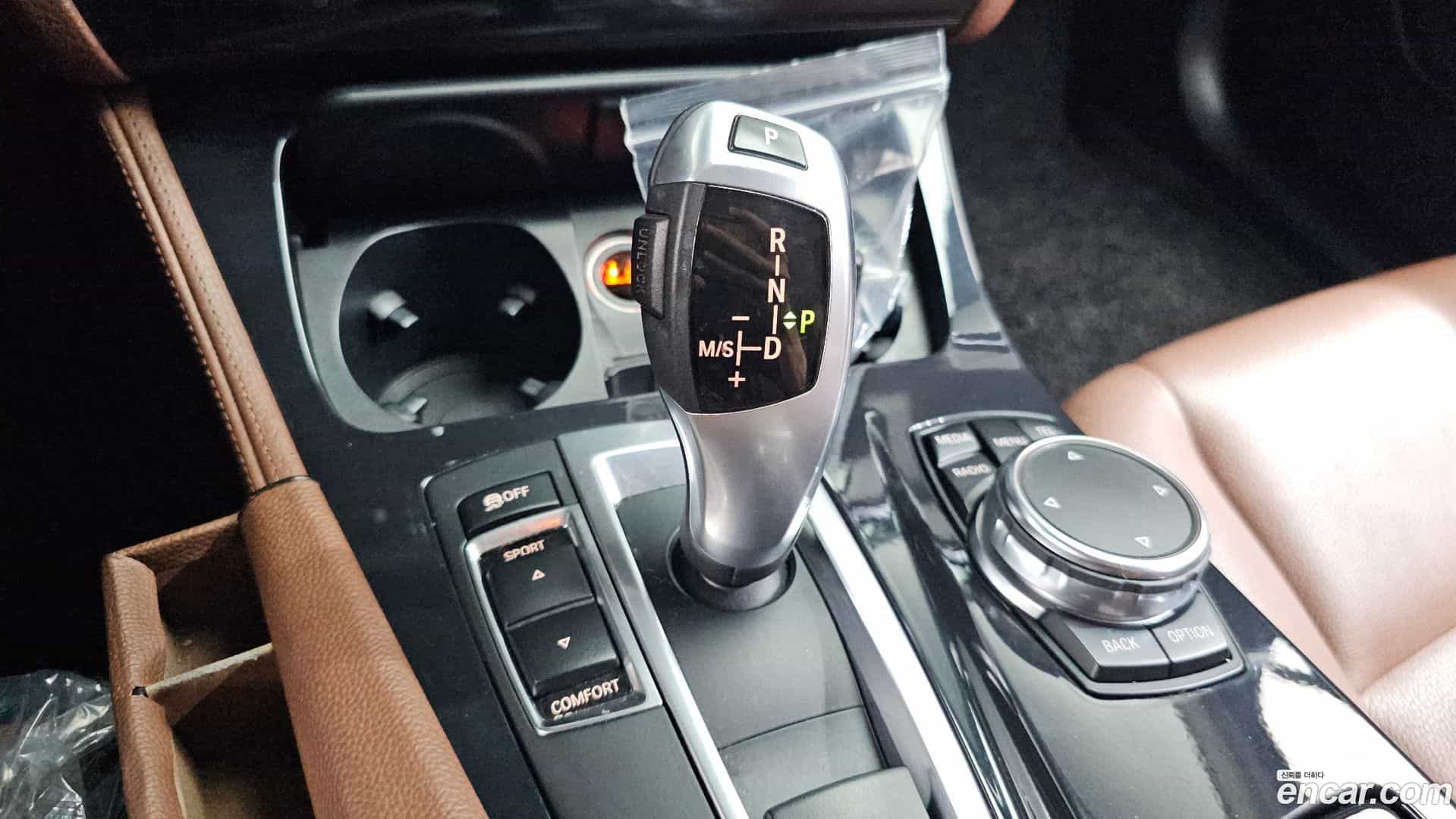 5-Series BMW 2015.7-INNER-009