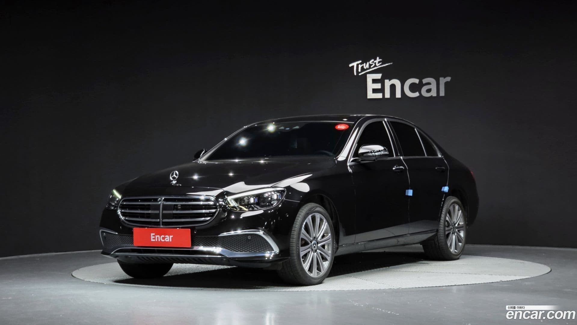 Main__Slider__Photo:E-Class Mercedes-Benz 2023.1-0