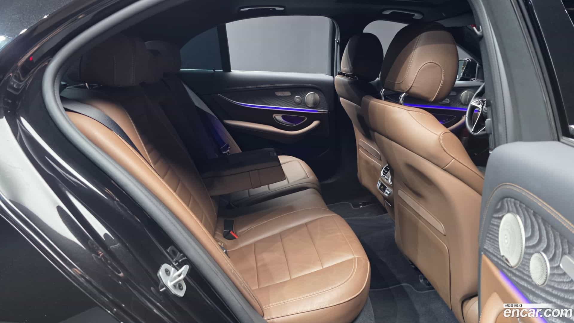 E-Class Mercedes-Benz 2023.1-OPTION-016