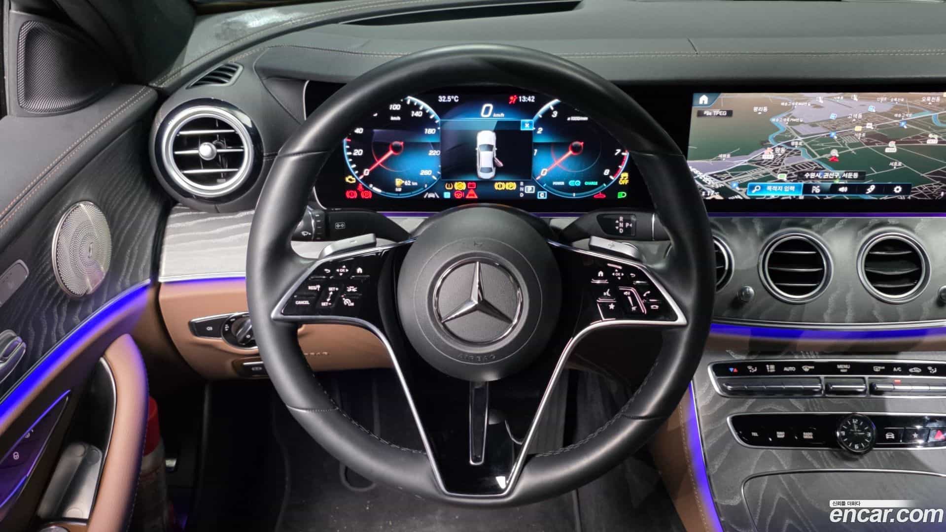 E-Class Mercedes-Benz 2023.1-OPTION-017