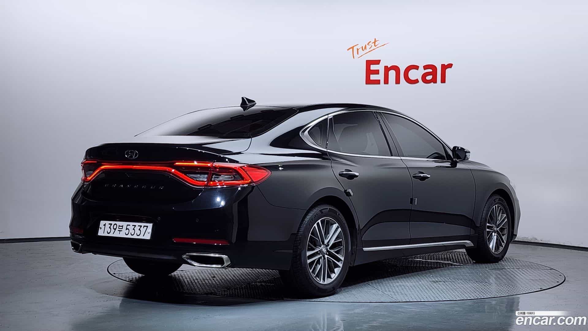 Grandeur Hyundai 2017.0-OUTER-002