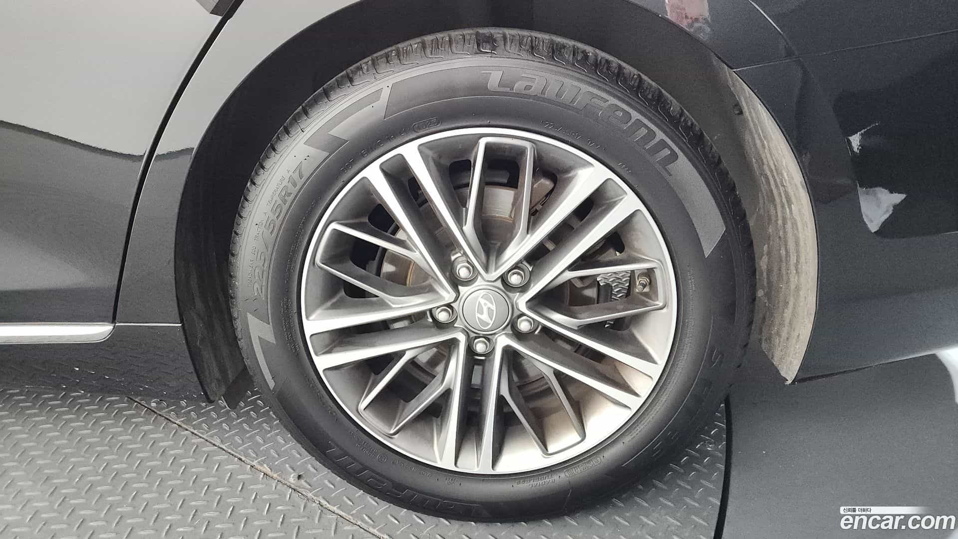 Grandeur Hyundai 2017.0-OUTER-031