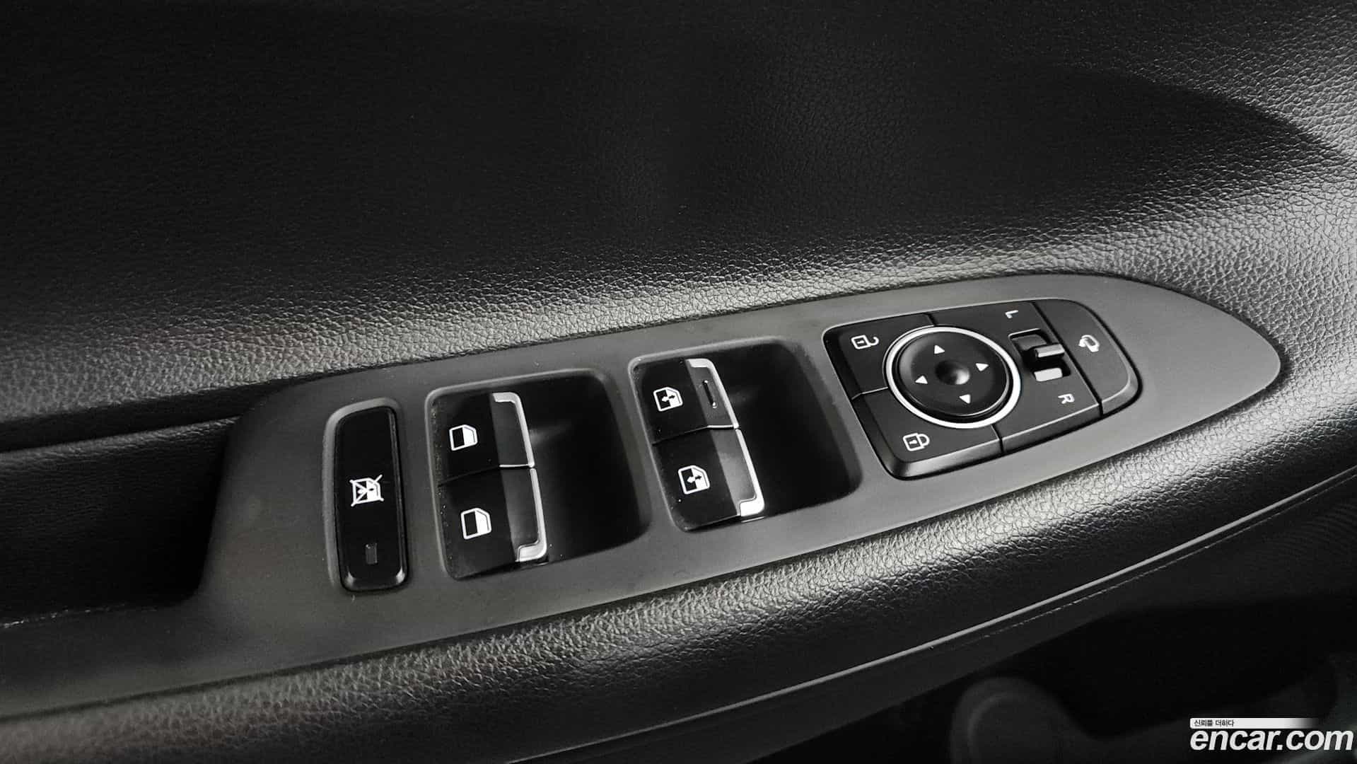 Grandeur Hyundai 2017.0-OPTION-042